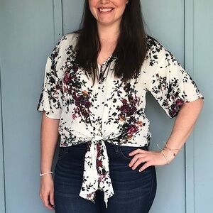 LUQ White Floral Tie-Front Blouse – Short Sleeve Rayon Top (S)